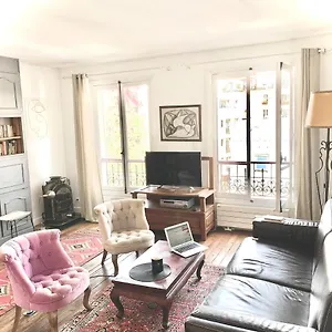 Nest In Paris